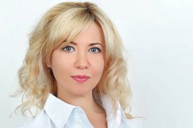 Юлия Правик делает блокчейн-конференцию, продвигает блокчейн-стартап, меняет фамилию и осуждает «понаехавших»