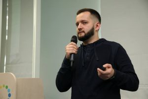 Антон Яценко