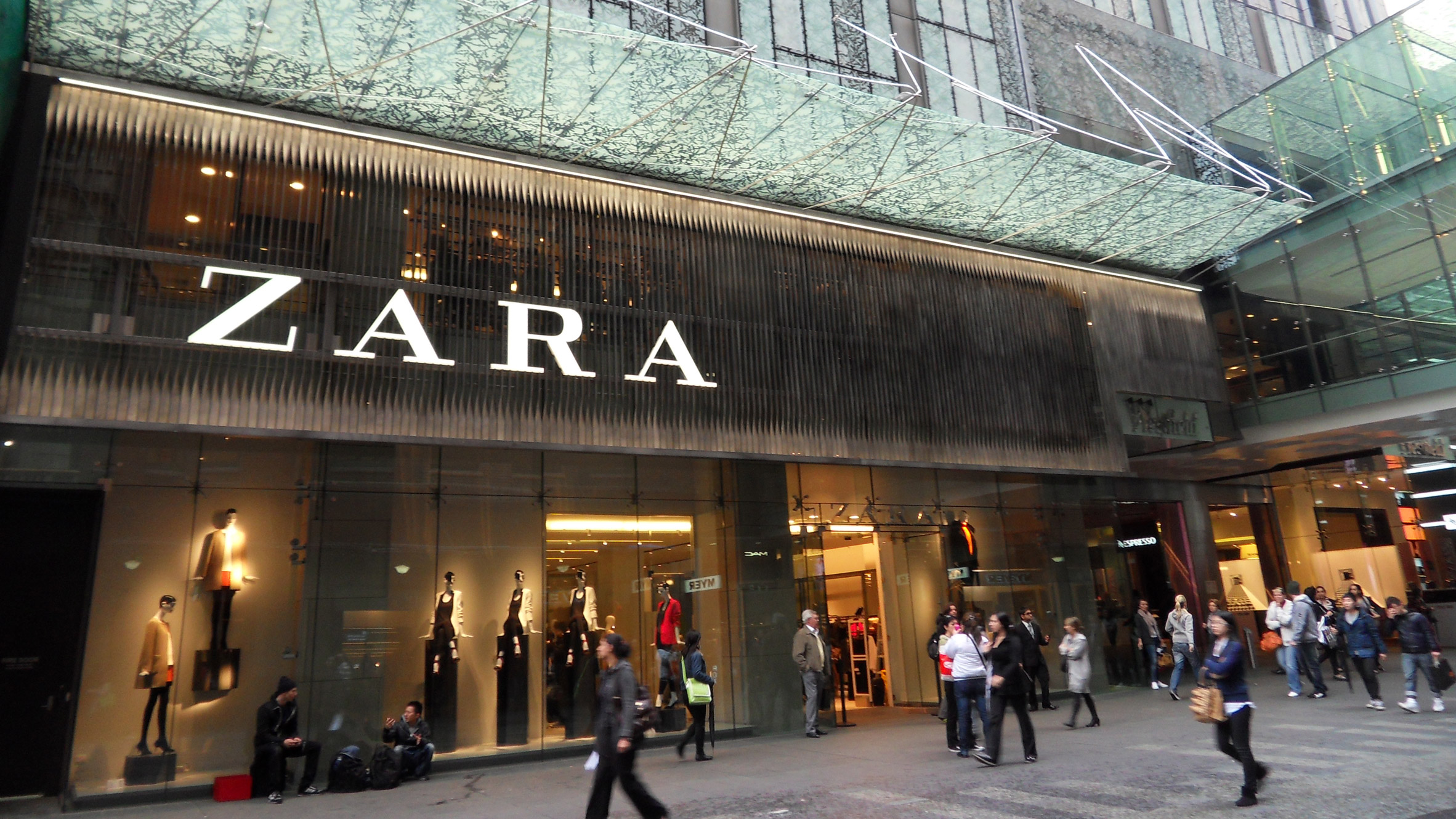 У Zara более 2 тыс. магазинов в почти 100 странах. В чем секрет успеха сети?