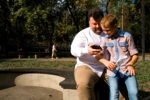 5 тыс. маркетологов и десятки счастливых малышей. Эльдар Нагорный запустил школы для детей и взрослых