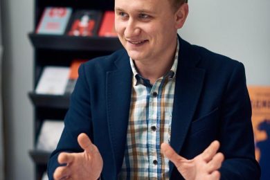 Антон Мартынов ушел из «Нашего формата». Почему он это сделал и что будет с издательством