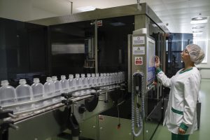 Дарница перестроила работу, чтобы обеспечить страну лекарствами: вот как это было