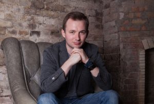 «Смотрел фильмы про киберпреступников, но встал на сторону добра». Как Сергей Харюк стал «белым хакером»