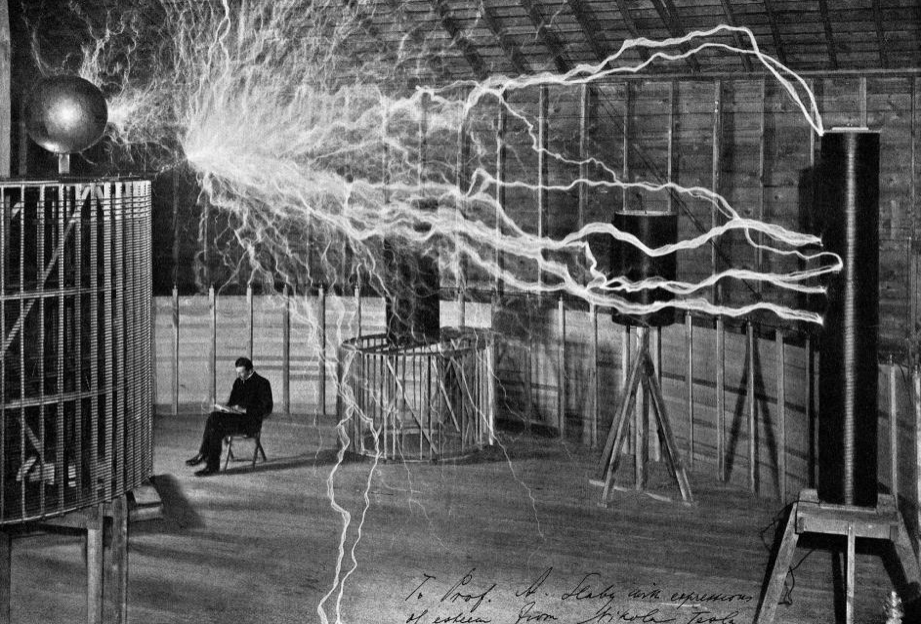 Тесла, Эдисон и битва токов: переменный или постоянный ток?