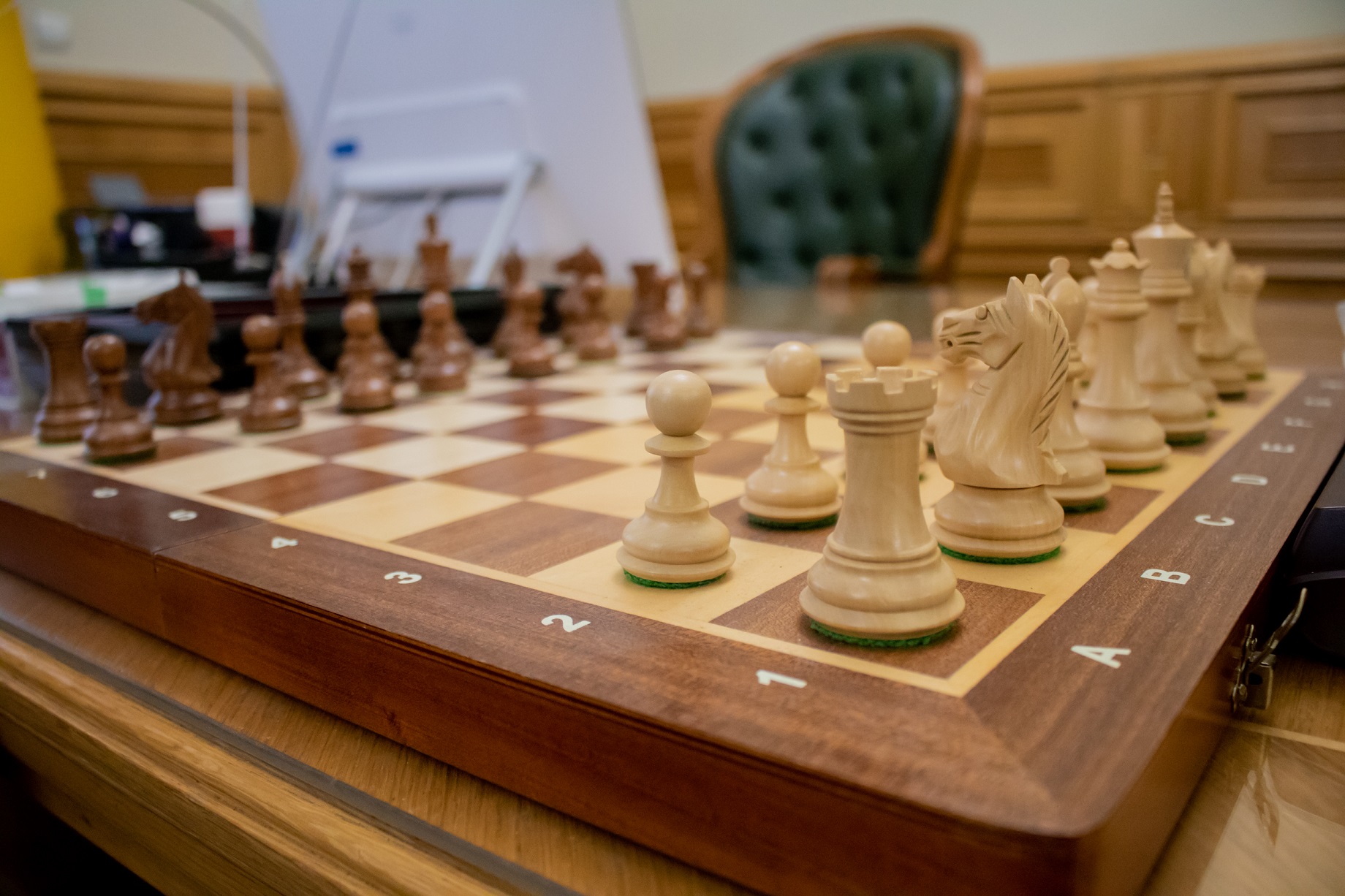 Шахматы в кабинете министра. Фото: MC.today