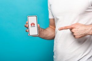 За год загрузки в магазине приложений Huawei выросли вдвое. Там уже есть Rozetka, «Сильпо», BetterMe и другие