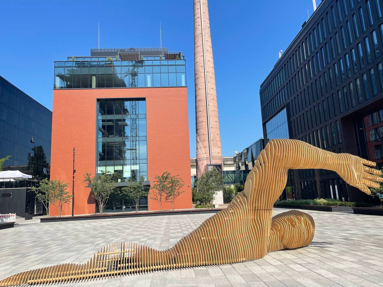 Скульптура Merman в UNIT.City