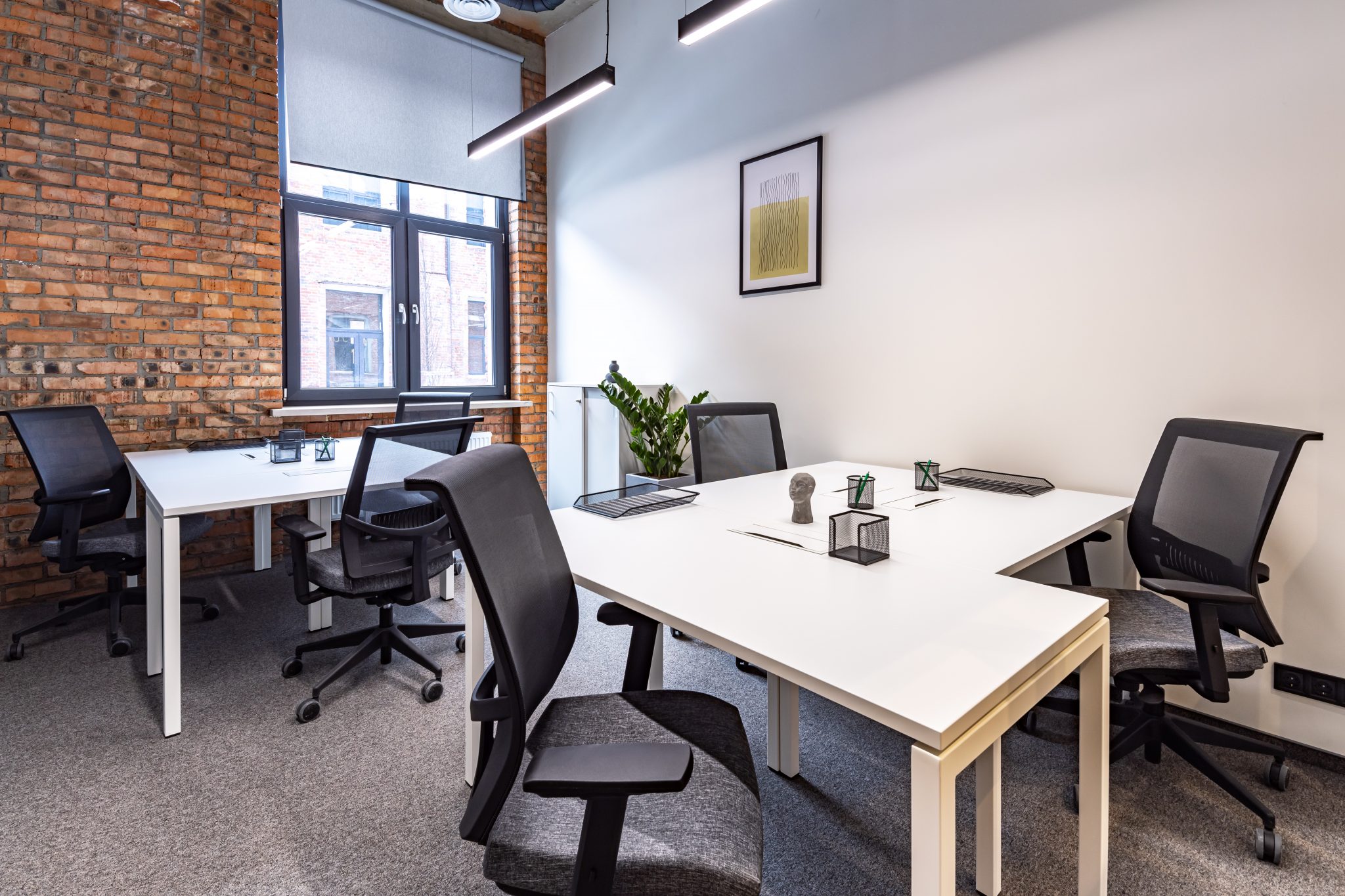 Офіси Spaces та Regus