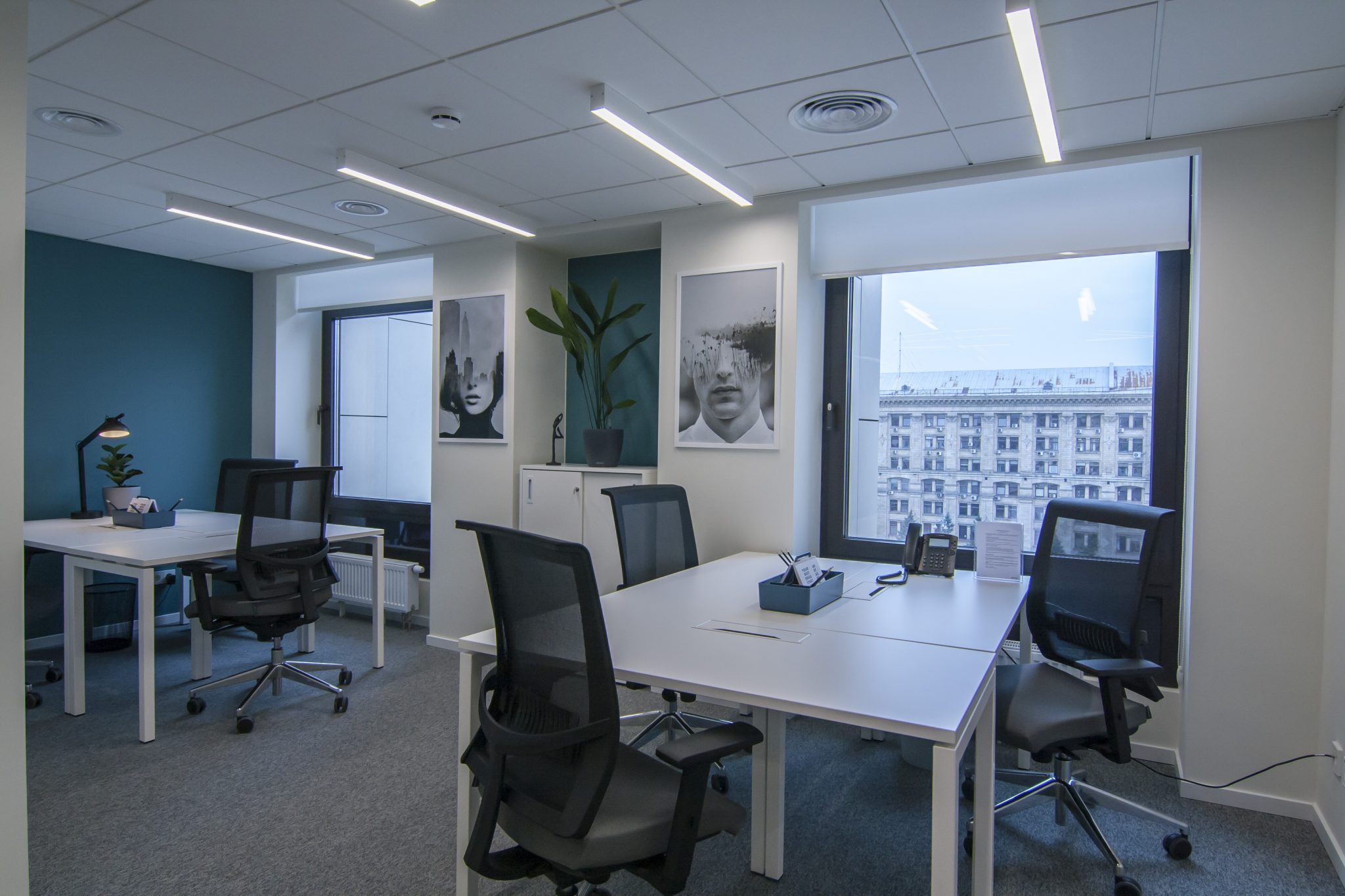 Офіси Spaces та Regus