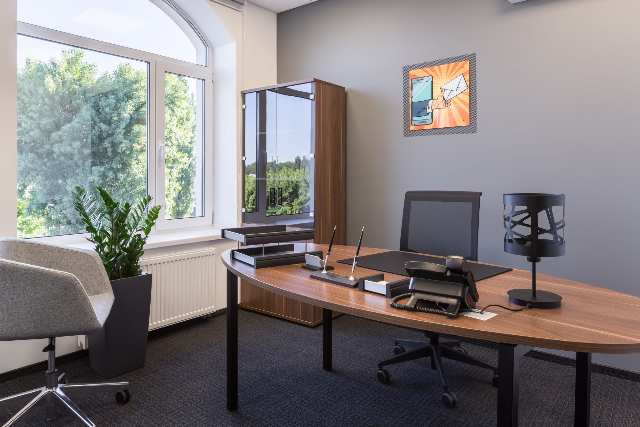 Офіси Spaces та Regus