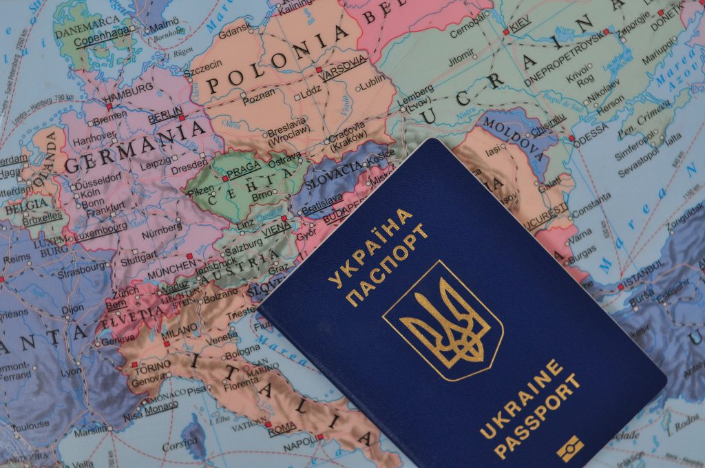 переїзд за кордон