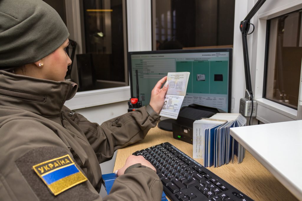 Студентам заборонили виїзд з України через «липові» довідки – прикордонники
