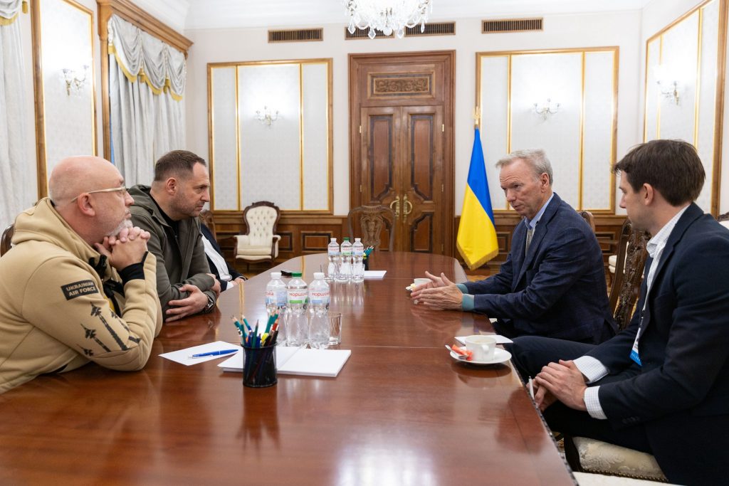 шмідт офіс президента