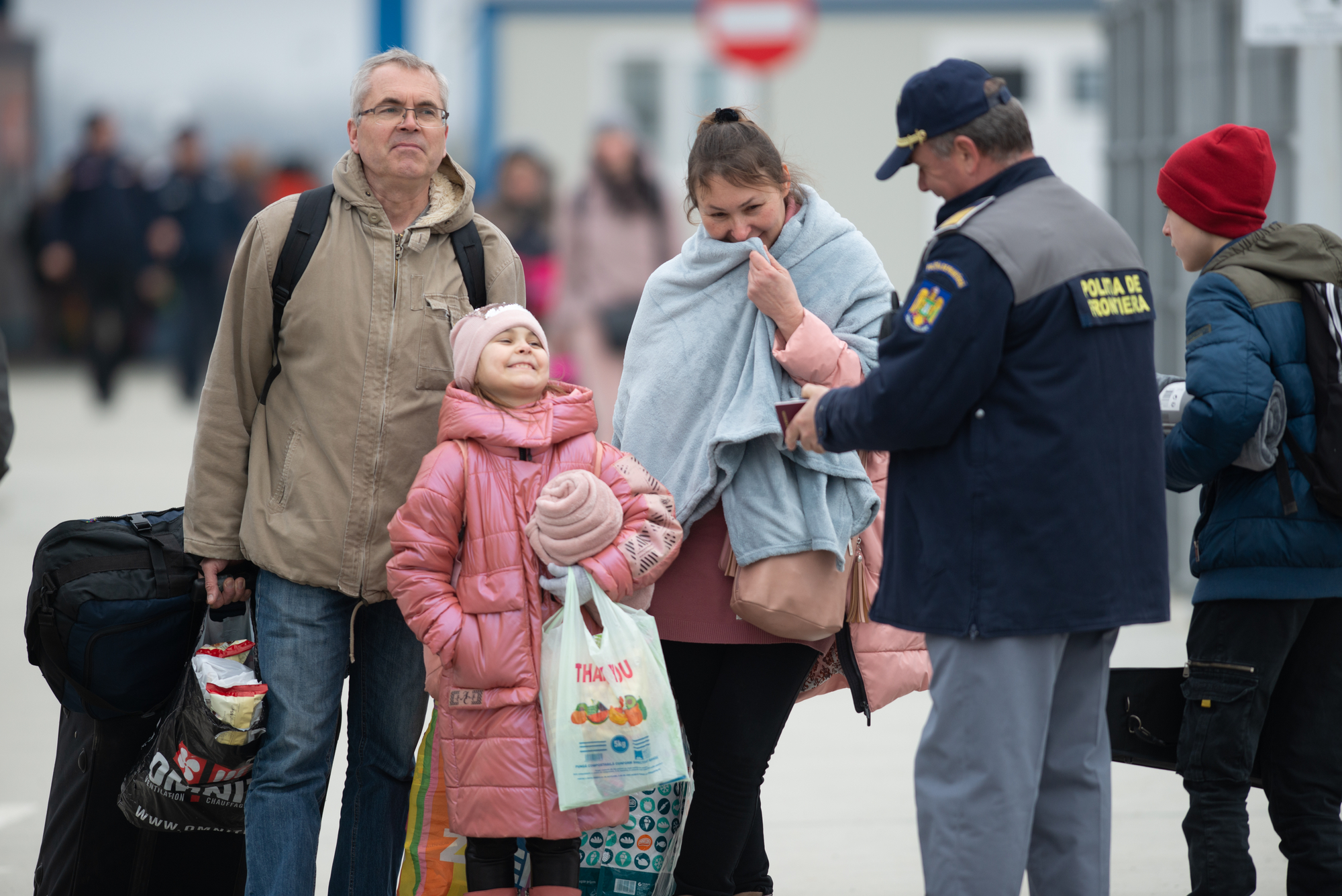 Чем сейчас обеспечивают беженцев из Украины в странах ЕС