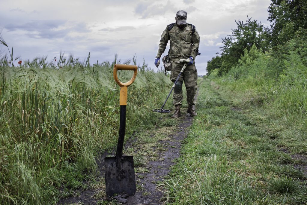 Mine detecting