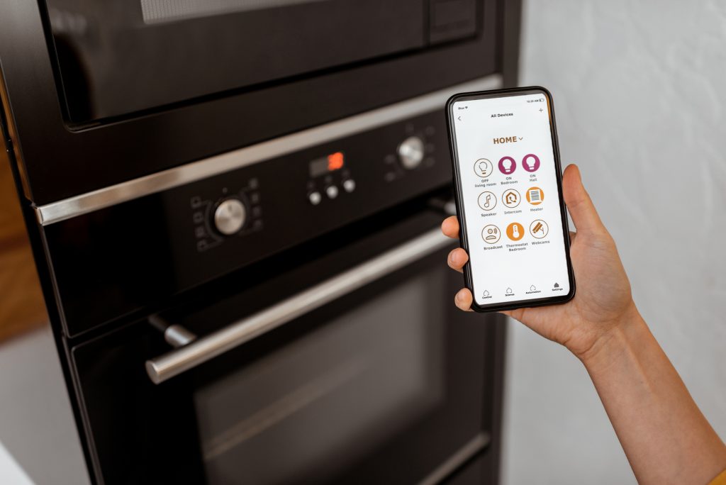 Controlling smart kitchen appliance with mobile application