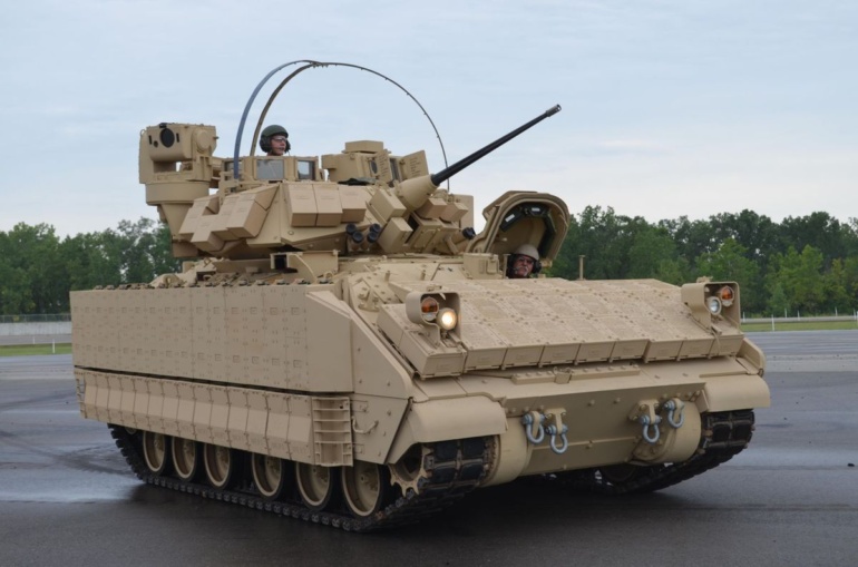 Боевая машина пехоты M2 Bradley 