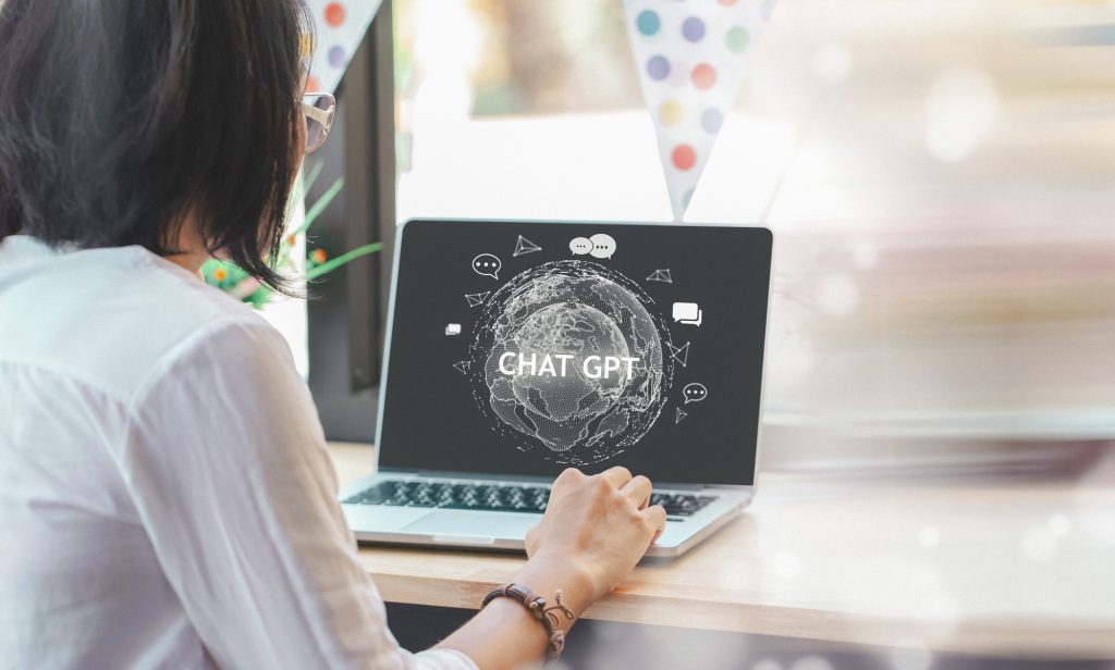 Навчаєтеся програмувати чи писати англійською? Тоді ChatGPT – це золота жила. Сім речей, які раджу зробити просто зараз