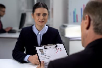 HR manager refusing female applicant, crossed name in resume, failed interview