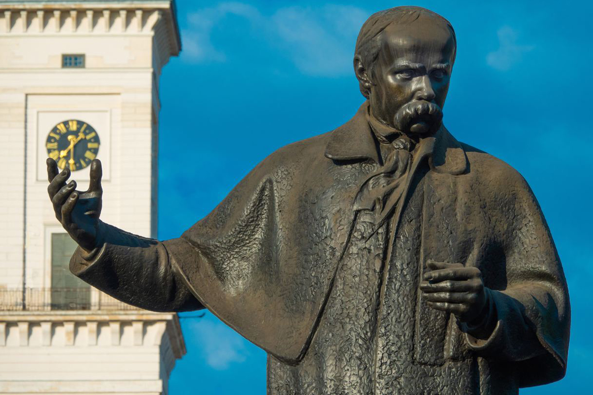 Більше пам'ятників, ніж Тарасу Шевченку, у світі тільки Ісусу Христу. Цікаві факти про українського поета