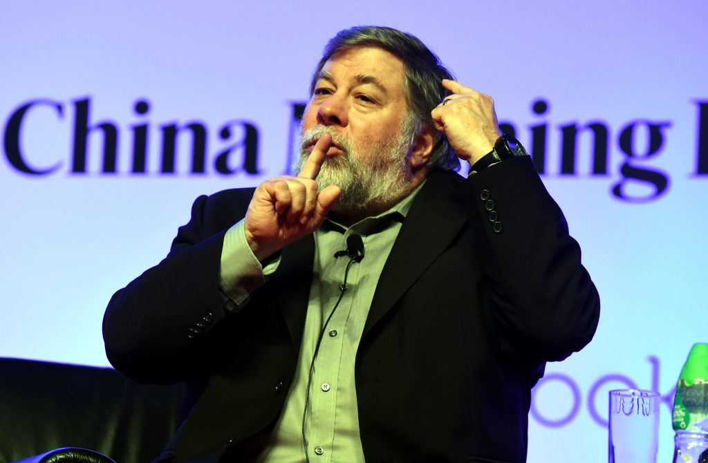 Apple Inc. co-founder Stephen Gary "Steve" Wozniak speaks at the World Business Forum in Hong Kong, China, 2 June 2015.  The first World Business Forum (WBF) Hong Kong opening on Tuesday (2 June 2015) brings together a glittering lineup of leading personalities from around the globe. Featuring such big names as two-term former US Federal Reserve chairman Ben Bernanke, Apple co-founder Steve Wozniak and three-time Oscar-winning Hollywood director Oliver Stone, the list of speakers reads like a veritable who¡¯s who of the business and creative worlds. This is only the second time that the WBF, now in its 11th year, is being held in the Asia Pacific, after Sydney in May last year.