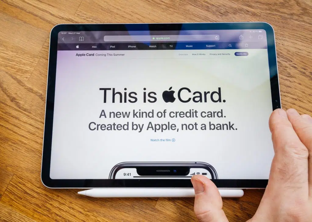 This is Apple card message on new iPad Pro hand people