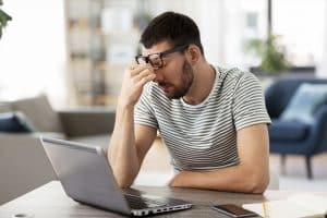 Хтось працює на трьох роботах, а хтось вигорає на одній. Як запобігти перевтомі співробітників: поради від IT-компанії
