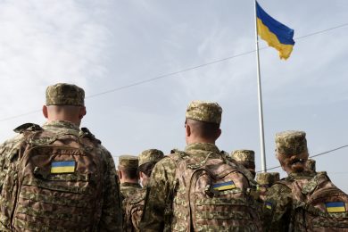 украинские военные, флаг
