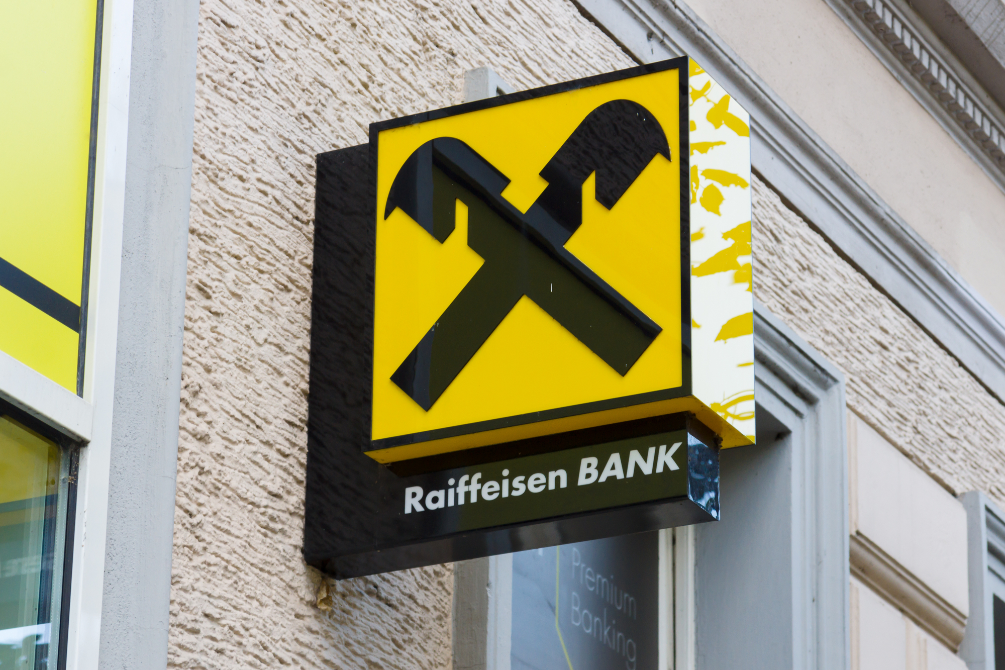 Райффайзенбанк тема. Австрийский Raiffeisen Bank International (RBI). Райффайзенбанк в Германии. Райффайзенбанк Чехия. Райффайзенбанк 10%.