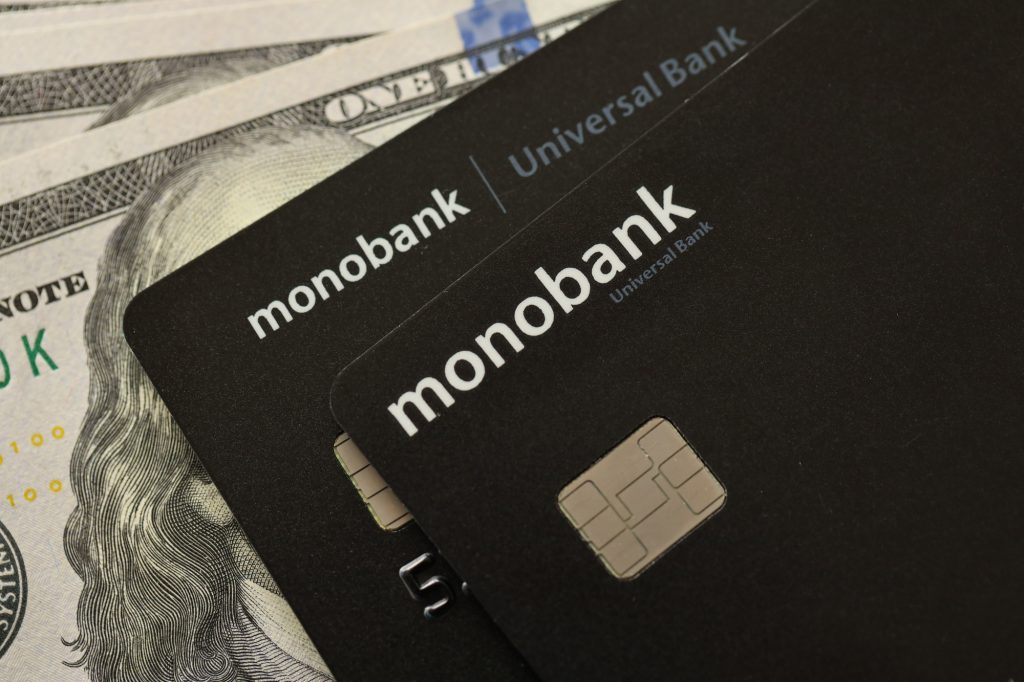 monobank картка і долари