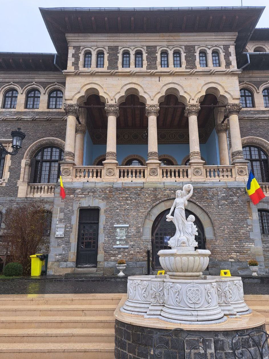 Замок Кантакузіно в Румунії