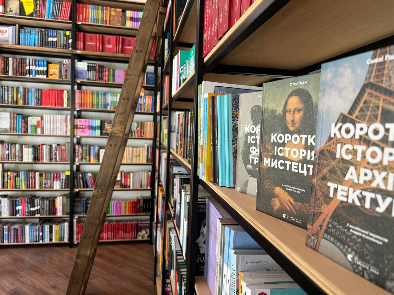 «Книжковий корнер Readeat». Фото: Дмитро Феліксов / Facebook