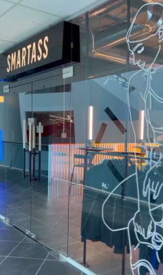 Спортивний клуб Smartass у 2023 році відкрився у Софії (столиці Болгарії)