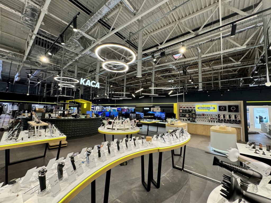 Магазин в Lavina Mall