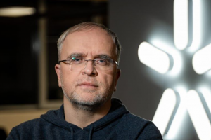 Олександр Комаров