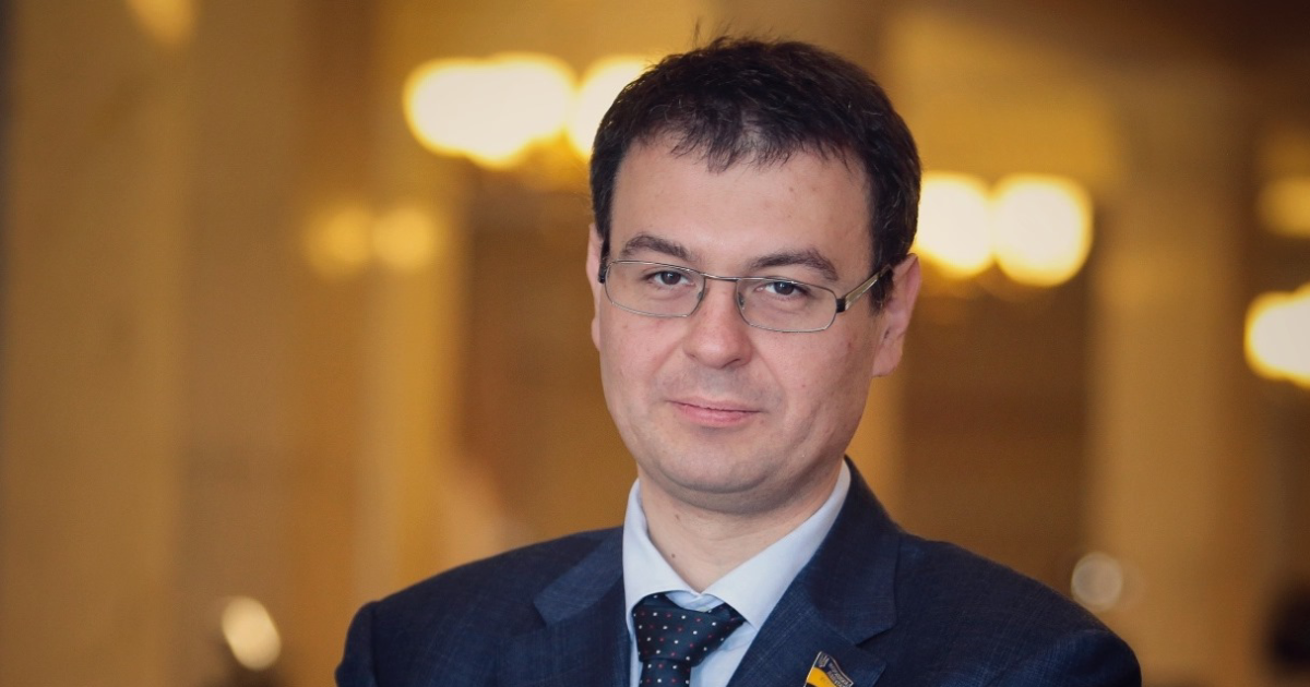 Данило Гетманцев прокоментував листи, які українці отримують від податкової. Фото: Facebook / Данило Гетманцев