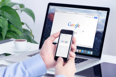 Google запустила мобільний ШІ-застосунок NotebookLM. Фото: Depositphotos