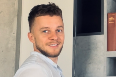 Співзасновник і Chief of Growth в Mate academy Макс Лисак розповів про культуру експериментів у компанії та підхід до ухвалення стратегічних рішень. Фото: Facebook / Max Lysak