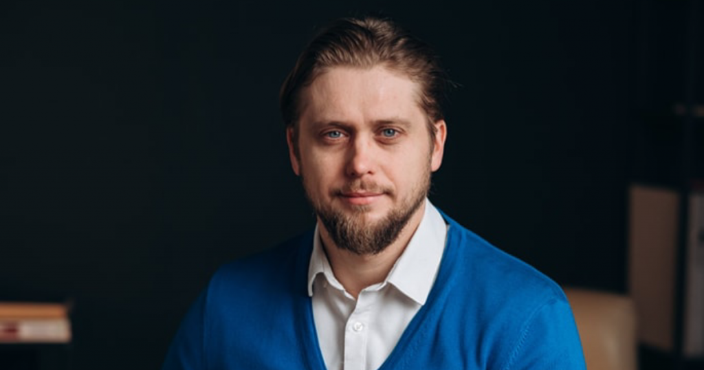Олександр Бондаренко прогнозує, що надалі українцям буде складніше здійснювати міжкарткові перекази. Фото: Facebook / Олександр Бондаренко