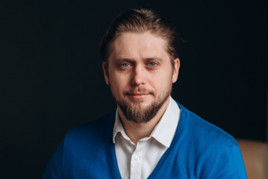 Олександр Бондаренко прогнозує, що надалі українцям буде складніше здійснювати міжкарткові перекази. Фото: Facebook / Олександр Бондаренко
