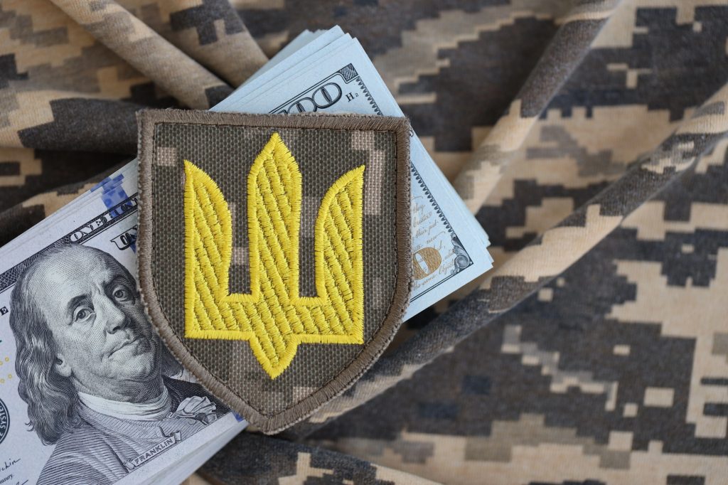 Як бібліотекар почав заробляти на військових ОВДП і на яку дохідність він вийшов. Фото: Depositphotos