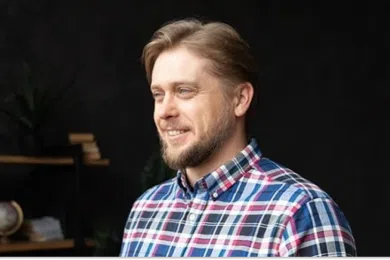 Фінансовий експерт Олександр Бондаренко дав кілька порад щодо того, що робити із заощадженнями, коли долар уже не гарантує безпеки. Фото: Facenook / Олександр Бондаренко