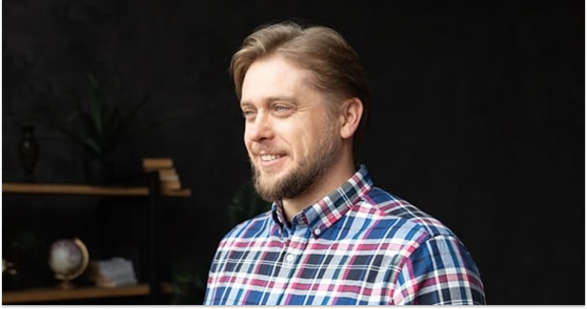 Фінансовий експерт Олександр Бондаренко дав кілька порад щодо того, що робити із заощадженнями, коли долар уже не гарантує безпеки. Фото: Facenook / Олександр Бондаренко
