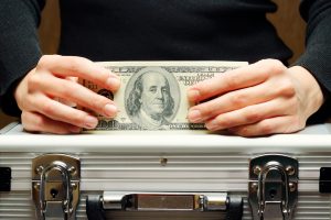 Експерт розповив, як працюють міжнародні фонди гуманітарної допомоги. Фото: depositphotos