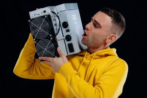Який вигляд має майнінг у 2025-му, розповів Роман Козаченко, власник бренду SuperAsic. Фото: Роман Козаченко