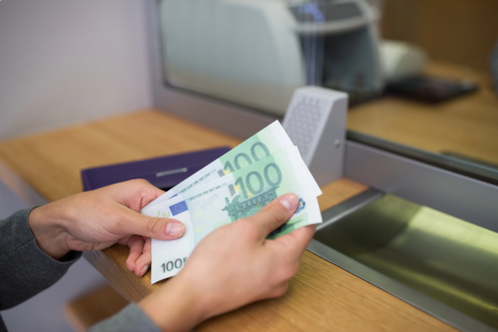 Прогноз курсу валют в Україні з 1 до 7 вересня. Фото: Depositphotos
