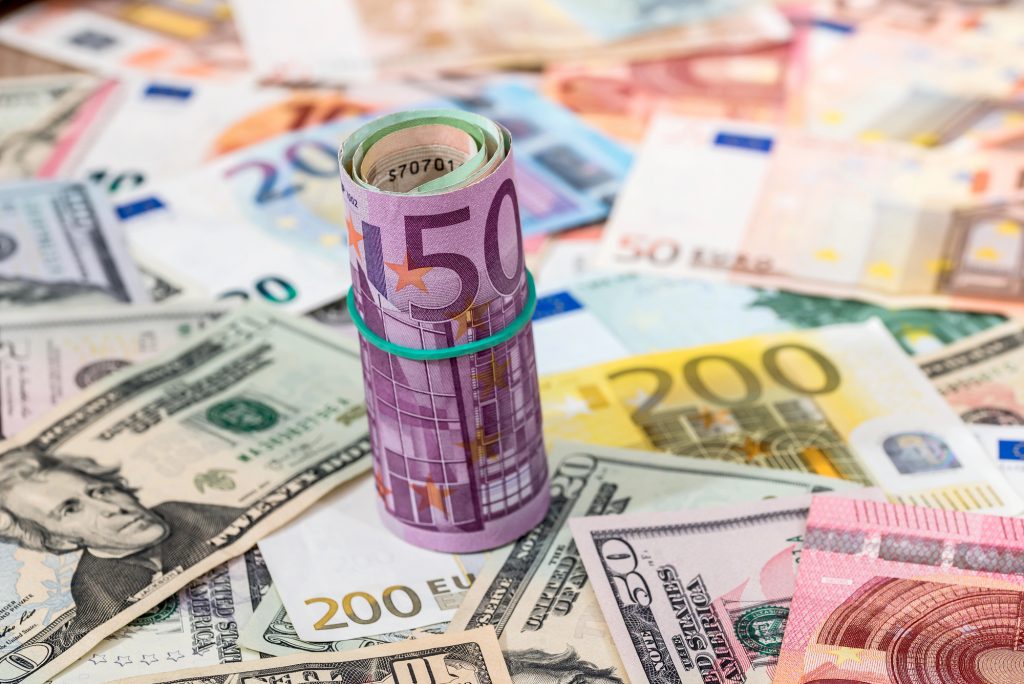 Яким буде курс долара та євро з 25 до 31 серпня – прогноз банкіра. Фото: Depositphotos