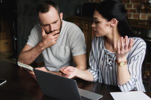 Кредитні канікули, реструктуризація та рефінансування позик – в чому різниця та чи дозволяють вони зекономити на кредитах. Фото: Depositphotos