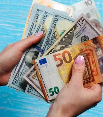 Якими будуть курс валют в Україні, а також ставки за кредитами та депозитами восени – прогноз. Фото: Depositphotos