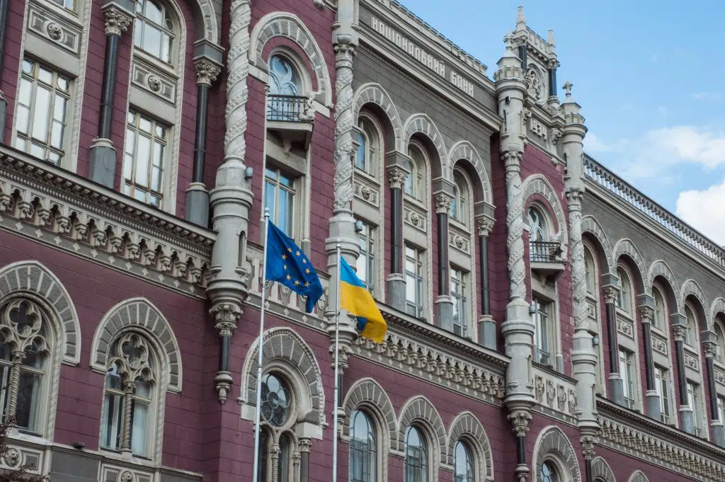 Нацбанк пом’якшив валютні обмеження – фінансовий експерт прокоментував зміни. Фото: Depositphotos